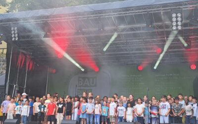 Obenstruthschule singt am Siegener Stadtfest